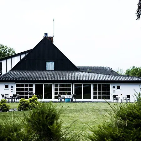 Skjalm Hvide 3*