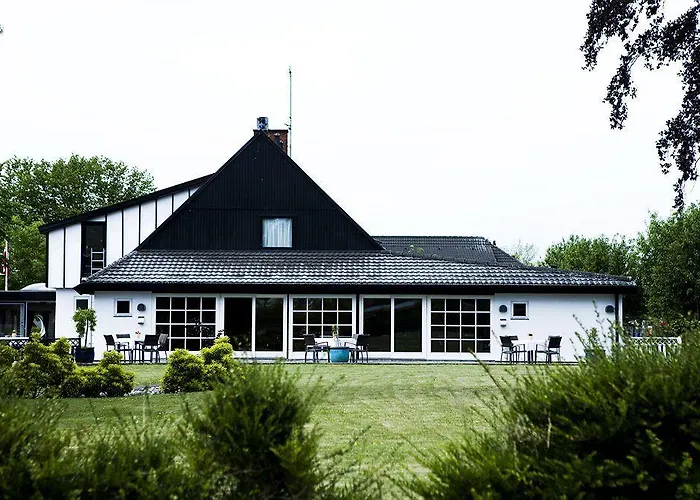 Skjalm Hvide 3*